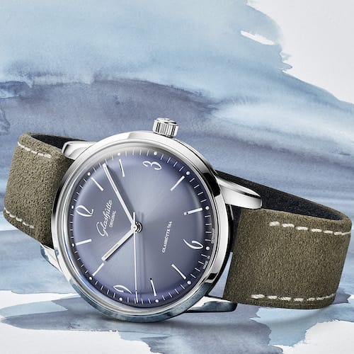 Das polierte Edelstahlgehäuse der Sixties hat einen Durchmesser von 39 Millimetern. Das polierte Edelstahlgehäuse der Sixties hat einen Durchmesser von 39 Millimetern.