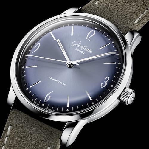 Front- und Bodenglas der Sixties bestehen aus kratzfestem Saphirglas. Front- und Bodenglas der Sixties bestehen aus kratzfestem Saphirglas.