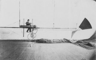 Für Alberto Santos-Dumont entwarf Cartier 1904 die erste Fliegeruhr.