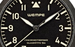 Schwarze Zifferblatt einer Fliegeruhr der Wempe Chronometerwerke