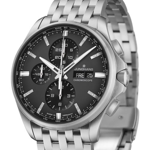 Mit der Tachymeterskala auf dem Höhenring kann der Chronograph Durchschnittsgeschwindigkeiten ermitteln. Mit der Tachymeterskala auf dem Höhenring kann der Chronograph Durchschnittsgeschwindigkeiten ermitteln.