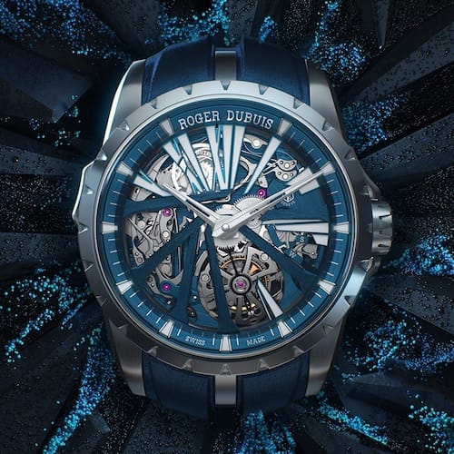 Die Zeiger und die Stundenindizes der Roger Dubuis Diabolus in Machina sind mit Leuchtfarbe ausgefüllt. Die Zeiger und die Stundenindizes der Roger Dubuis Diabolus in Machina sind mit Leuchtfarbe ausgefüllt.