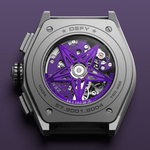 Das Kaliber El Primero 9004 durch den Saphirglasboden betrachtet. Das Kaliber El Primero 9004 durch den Saphirglasboden betrachtet.