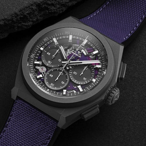 Die Zeiger und INdizes sind rhodiniert und mit Leuchtmasse beschichtet. Die Zeiger und INdizes sind rhodiniert und mit Leuchtmasse beschichtet.