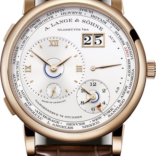 A-Lange-und-Soehne-Lange-1-Zeitzone-Rotgold-Front Das Argenté-Zifferblatt der Lange 1 Zeitzone in der Rotgoldversion.