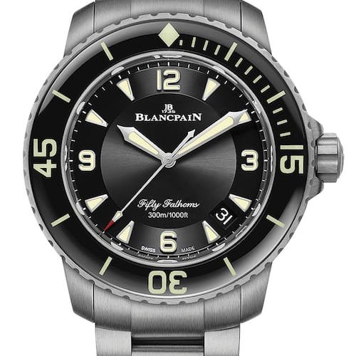 Blancpain-Fifty-Fathoms-mit-Titanband-Automatique-Schwarzes-ZB-5015-12B30-98-Front Die Fifty Fathoms besitzt eine einseitig drehabre Lünette aus kratzfestem Saphirglas.