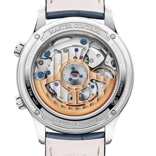 Das 40 Millimeter große Edelstahlgehäuse ist wasserdicht bis fünf Bar. Das 40 Millimeter große Edelstahlgehäuse ist wasserdicht bis fünf Bar.