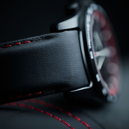 Porsche-Design-Custom-built-Timepieces-911-Profil Auch die passenden Nähte zum Interieur lassen sich konfigurieren.