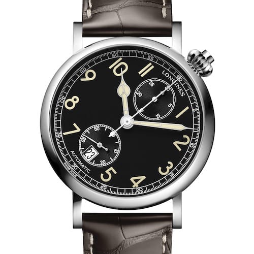 Longines-Avigation-L2.812.4.53.2-Front Das schwarze Zifferblatt mit zehn arabischen Ziffern ist leicht verdreht.