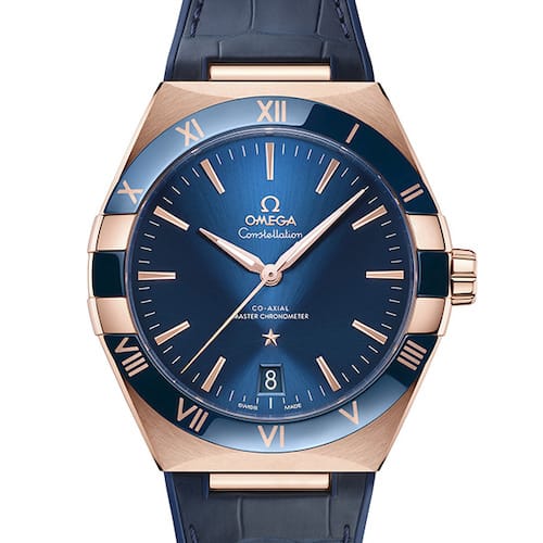Omega-Constellation-41-mm-131.63.41.21.03.001 Das Constellation Modell von Omega in 18K Gold mit blauer Lünette iund Zifferblatt.