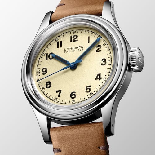 Longines-Heritage-Military-Marine-Nationale-L2.833.4.93.2-Vorne Die gebläuten Zeiger sind mit brauner Leuchtfarbe beschichtet.