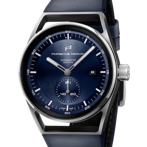 Porsche-Design-Chronometer-Blau-Front Das Dreizeigermodell mit Kleiner Sekunde wird von einem neuen Manufakturwerk angetrieben.