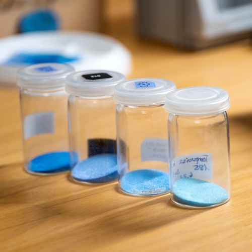 H. Moser 1800-2000 Endeavour Perpetual Calendar Tantalum Blue Enamel Manufacture Pigmente H. Moser 1800-2000 Endeavour Perpetual Calendar Tantalum Blue Enamel Manufacture Pigmente