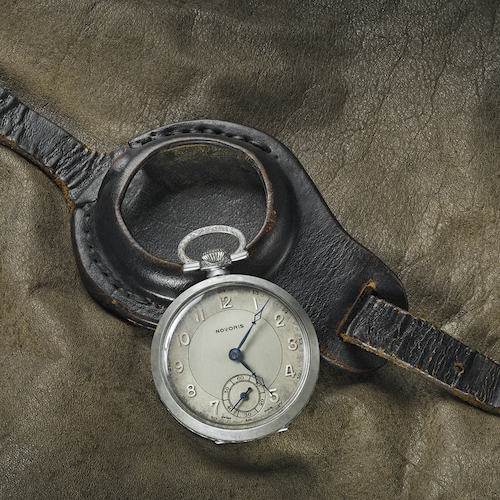 Eine Taschenarmbanduhr aus den 1920-er Jahren.