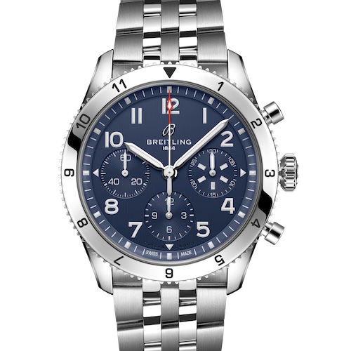 Breitling Classic AVI Chronograph 42 Corsair Edelstahl Edelstahlband Das Saphirglas der Classic AVI Modelle ist gewölbt und beidseitig entspiegelt.