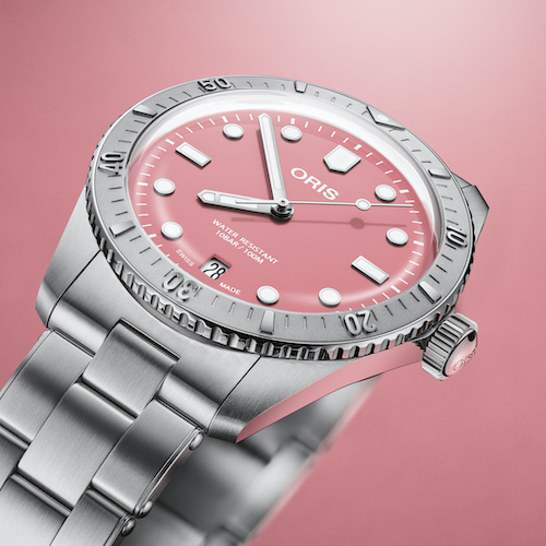 Oris Divers Sixty-Five 17160 Das Edelstahlband besitzt eine Faltschließe.