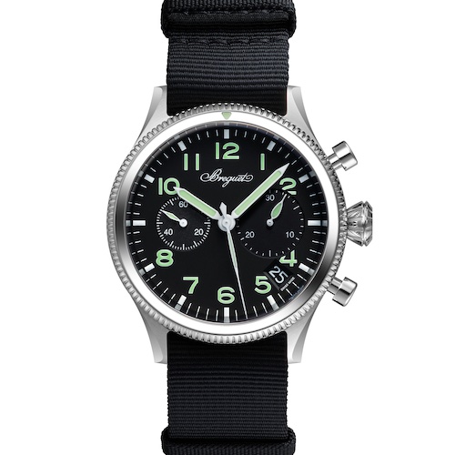 Breguet Type 20 Front NATO Der Breguet Flyback-Chronograph wird auch mit einem NATO-Band geliefert.