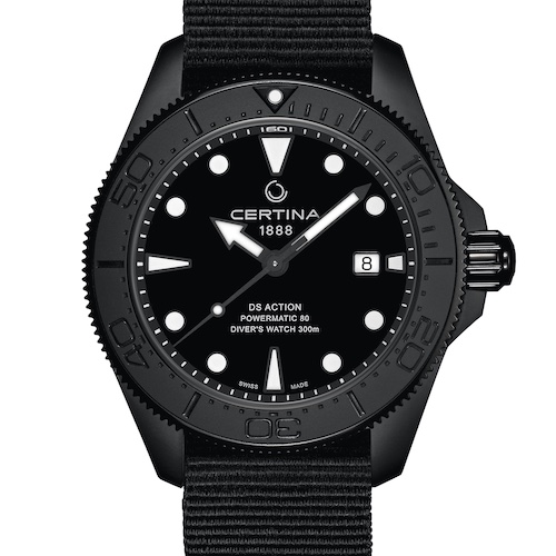 Certina DS Action Diver 43 MM C032.607.38.051.00 Die schwarzen Ziffern auf der einseitig drehbaren Tauchlünette sind mit Lack belegt.