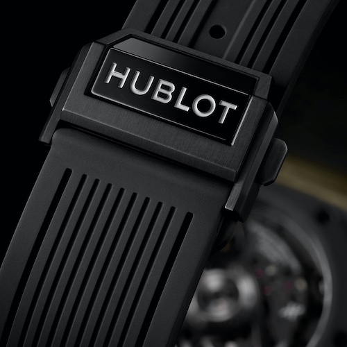 Hublot Big Bang Unico Full Magic Gold 421.MX.1130.RX Die Faltschließe besteht aus schwarz beschichtetem Titan und schwarzer Keramik.