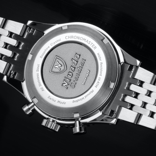 Nivada Grenchen Chronomaster Big Eye C6A0048 Der massive Edelstahlboden ist graviert.