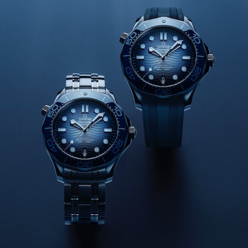 Omega 210.30.42.20.03.003 Seamaster Diver300M Kautschuk-und Edelstahlband Die Omega Seamaster Diver 399M »Summer Blue« wird mit Kautschuk- oder Edelstahlarmband angeboten.