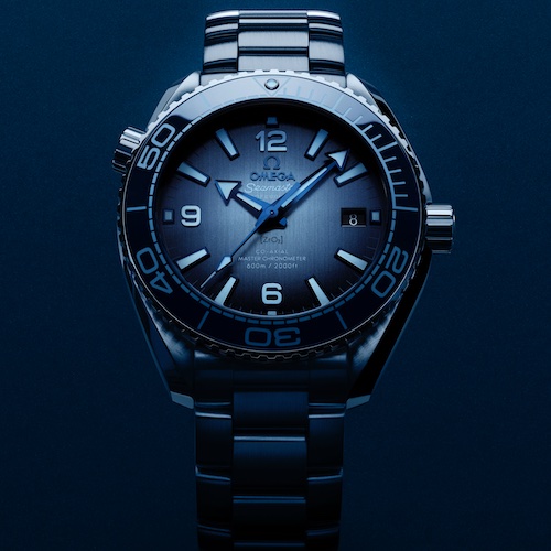 Omega 21530402003002 Seamaster Planet Ocean Front Die Omega Semaster Planet Ocean besitzt einen Durchmesser von 39,5 Millimetern.