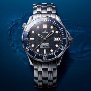 Die Omega Seamaster Diver 300M kam im Jahr 1993 auf den Markt.