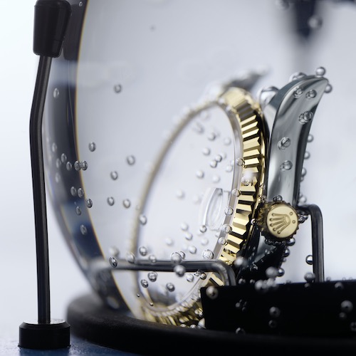 Rolex testet jede Uhr auf Staub- und Wasserdichtheit.