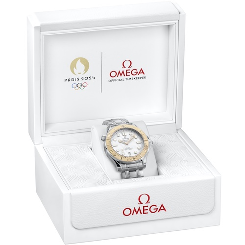 Omega Seamaster Diver 300M Paris 2024 Special Edition 522.21.42.20.04.001 Die Präsentationsbox verweist auch auf die Countdown-Uhr, die Omega unter dem Eifelturm errichtet hat.