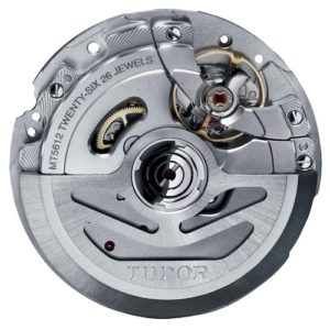 Das MT5612 besitzt gegenüber dem MT5602 zusätzlich eine Datumsanzeige bei drei Uhr.
