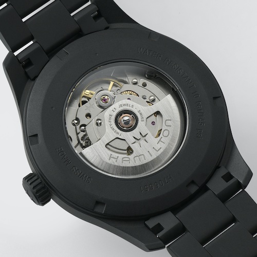 Hamilton Khaki Field Titanium H70665130 Kaliber H-10 Das Kaliber H-10 besitzt ein Unruhspirale aus Nivachron, die unempfindlich gegen magnetische Einflüsse ist.