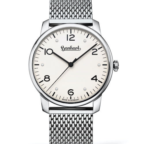 Hanhart Pioneer Silva Front Steel white high res Das neue Hanhart-Modell setzt auf klare Kontraste.