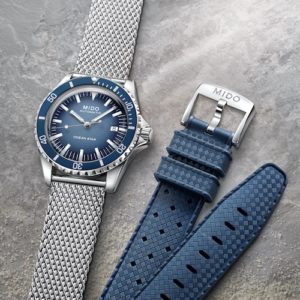 Zum Lieverumfang der Mido Ocean Star Tribute gehören zwei Wechselbänder.