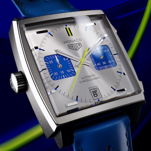 TAG Heuer Monaco Chronograph Racing Blue CAW218C.FC6548 Die Aufugskrone sitzt wie beim Original der Monaco von 1969 auf der linken Seite.