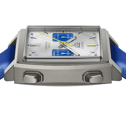 TAG Heuer Monaco Chronograph Racing Blue CAW218C.FC6548 Der TAG Heuer Chronograph besitzt durch die Modulbauweise eine Höhe von 14,35 Millimetern.