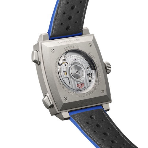 TAG Heuer Monaco Chronograph Racing Blue CAW218C.FC6548 Saphirglasboden Getragen wird der Monaco Chronograph an einem gelochten Kalbslederband mit Titanfaltschließe.
