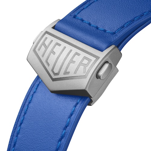 TAG Heuer Monaco Chronograph Racing Blue CAW218C.FC6548 Schliesse Der traditionelle Heuer-Schriftzug ziert die Faltschließe aus Titan Grad 2.