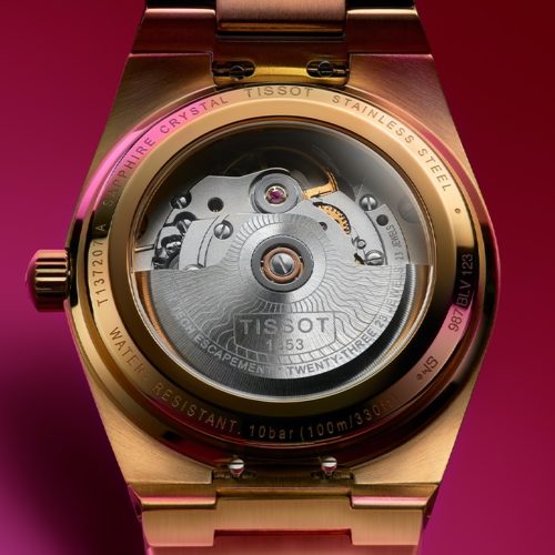 Tissot Powermatic 80 Gold T137_207_33_021_00 Boden Das Mineralglas des bis zehn Bar wasserdichten Gehäuses gibt den Blick auf das Powermatic 80 frei.