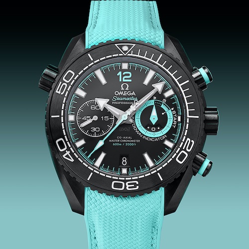 Omega Seamaster Planet Ocean Deep Black Emirates Team New Zealand Kautschukband Omega hat für den Chronographen auch ein türkisfarbenes Kautschukband und zwei weitere NATO-Bänder im Angebot.