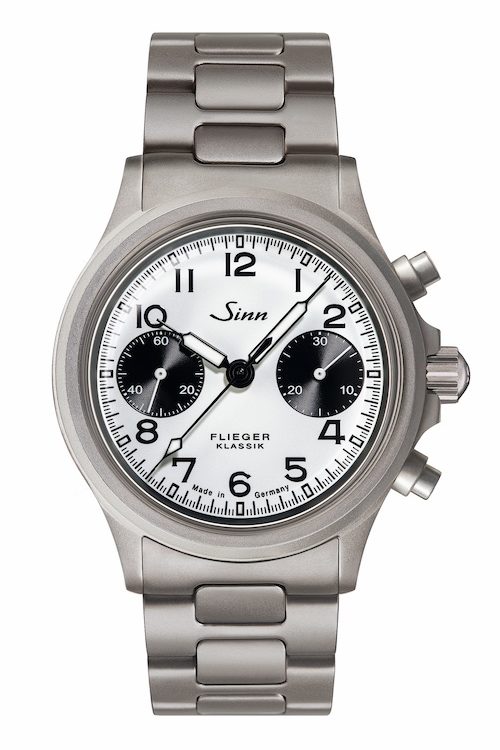 Sinn Spezialuhren 356 Flieger Klassik W Front Edelstahlband Die Flieger 356 Klassik W besitzt ein perlgestrahltes Gehäuse aus Edelstahl.