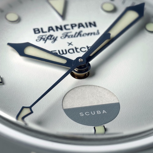 Swatch Scuba Fifty Fathoms Antarctic Wasserindikator Das Modell Antarctic Ocean verfügt über einen Wasserkontaktindikator, der von eingedrungenem Wasser warnt.