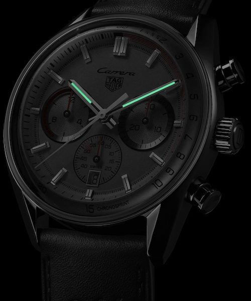 TAG Heuer x Porsche Chronosprint Nacht Der TAG Heuer Chronosprint integriert das Datum in die Kleine Sekunde bei sechs Uhr.