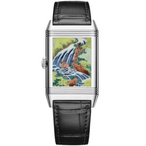 Die Jaeger-LeCoultre Reverso Tribute Emaille Hokusai Wasserfall am Yoshino.