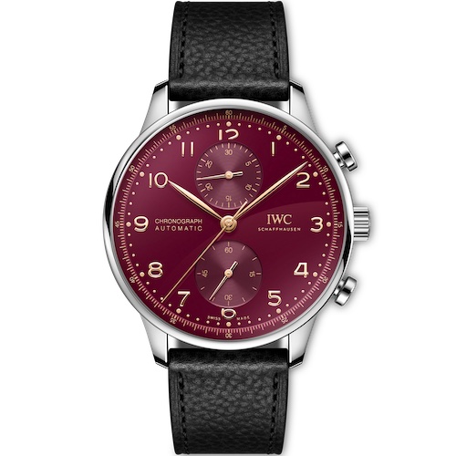 IWC Schaffhausen Portugieser Chronograph Dragon IW371629 Front Kalbsleder Der IWC Schaffhausen Portugieser Chronograph an einem schwarzen Kalbslederband.