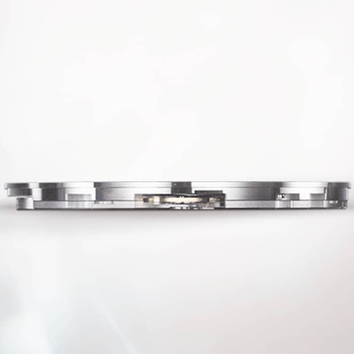 Piaget Kaliber 1200 Seitenansicht Seitenansicht des Kalibers 1200 von Piaget. Es bietet eine Gangautonomie von 44 Stunden.