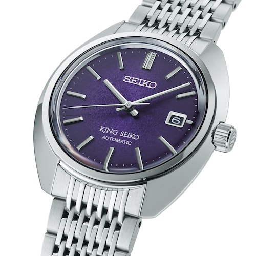 Seiko King Seiko violett SJE111 Die King Seiko SJE111 ist mit einem violetten Zifferblatt versehen.
