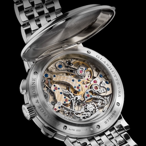Die A. Lange % Söhne Datograph Up/Down 405.047 »Hampton Court« besitzt einen Klappboden.