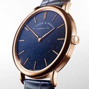 Die A. Lange & Söhne Saxonia Thin mit einem Aventurin-Zifferblatt.