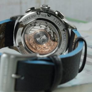 Der Rotor des Chronographen ist von Hand graviert.