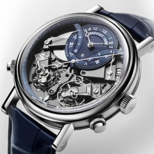 Der verschraubte Drücker zum Start des Chronographen befindet sich bei vier Uhr.